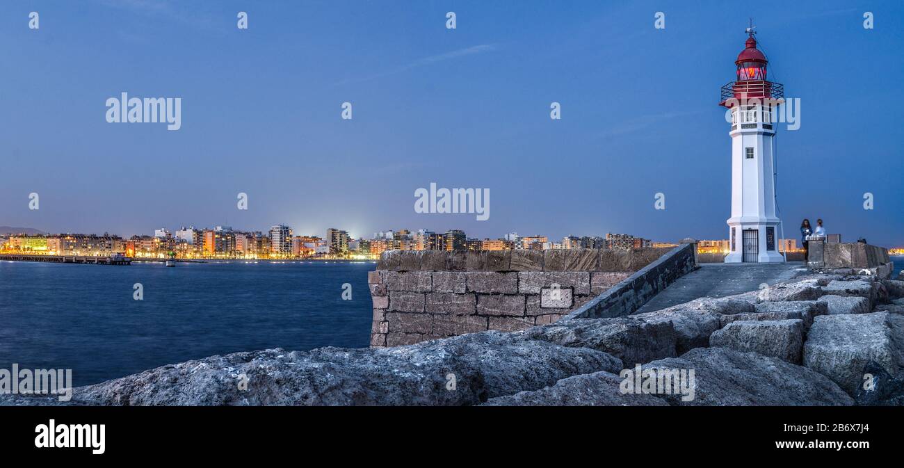 Faro nel porto di Almeria, Andalusia, Spagna Foto Stock