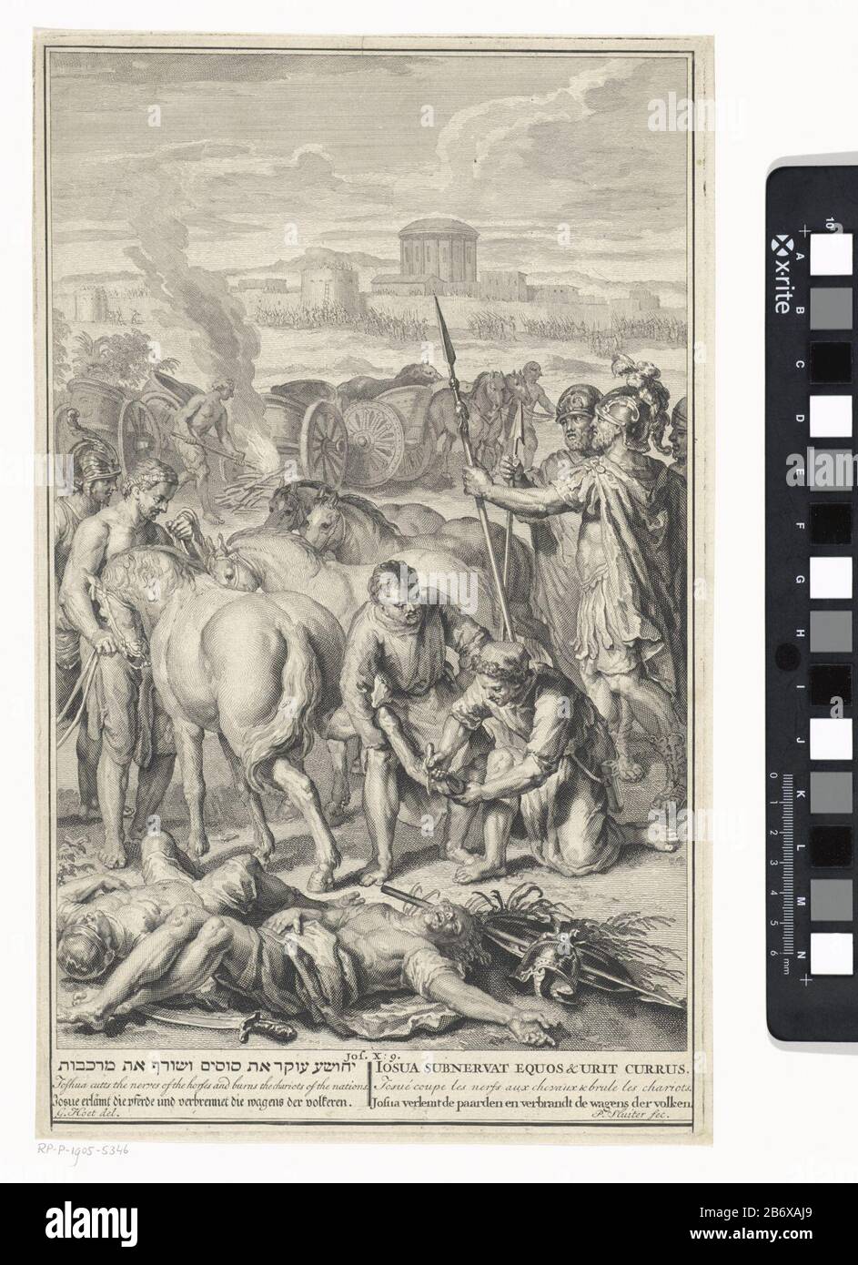 Jozua verlamt de paarden en verbrandt de wagens der volken De koningen uit het noorden worden verslagen door Jozua. Hij verbrandt hun strijdwagens en maakt de paarden kreupel porta hun pezen porta te snijden. Illustratie van de Bijbeltekst Joz. 10:9. Onder de voorstelling de titel in het Hebreeuws, Engels, Duits, Latijn, Frans en Nederlands. Produttore : produttore : Pieter Sluyter (vermeld op object)naar tekening van: Gerard Hoet (i) (vermeld op object)uitgever: Bernard Picart (mogelijk)uitgever: Pieter de Hondt (mogelijk)Plaats manufacturing: Pentmaker: Damuitgever: Amsterdam: D Foto Stock