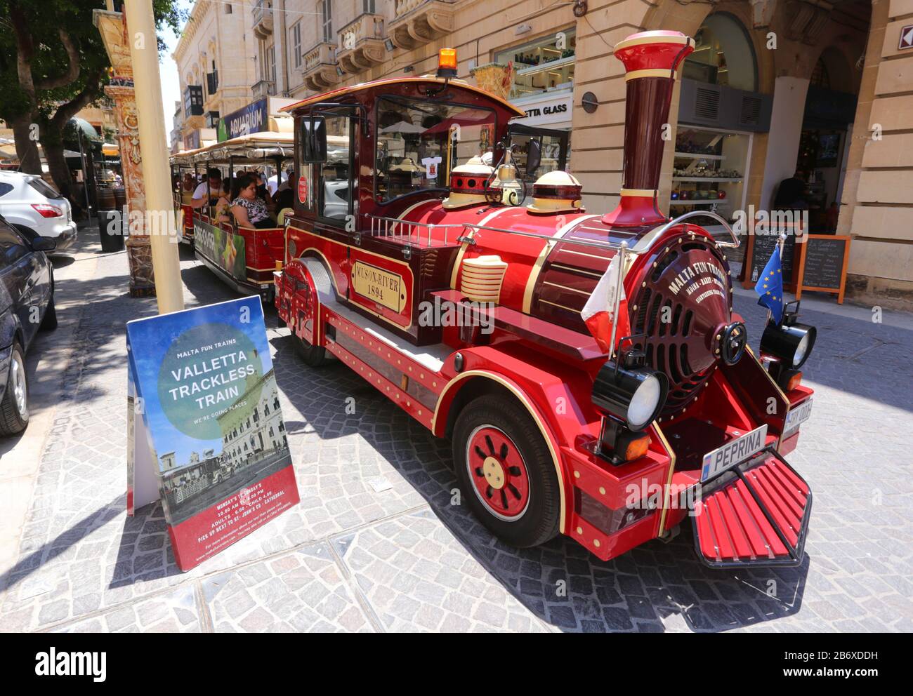 Valletta. Malta. Città Vecchia. Treno turistico. Foto Stock