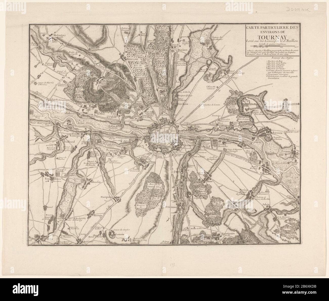 Kaart van de omgeving van Doornik Carte particuliere des environs de Tournay (titel op Object) Mappa della zona di ​​Tournai. Destra una casella contenente il titolo e la barra di scala: Echelle de quinze Cent Toises. Sotto una legenda 1-8. Produttore : stampatore: Cartografo anonimo: Gaspard Bailieu (edificio elencato) editore: Gaspard Bailieu (proprietà quotata) fornitore di privilegi: Louis XIV (Re di Francia) (edificio elencato) Luogo di produzione: Parigi Data: 1709 Materiale: Carta Tecnica: Acquaforte / engra (processo di stampa) Misure: Bordo della lastra: H 419 mm × W 510 mm Oggetto: mappe di citiesfort Foto Stock