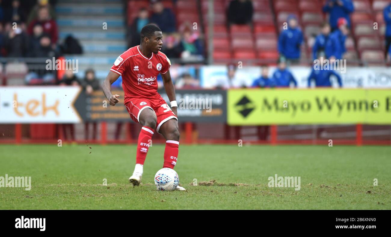 Bez Lubala di Crawley segna il terzo goal dal punto di rigore durante la partita League Two tra Crawley Town e Oldham Athletic al People's Pension Stadium , Crawley , Regno Unito - 7 marzo 2020 - solo per uso editoriale. Nessun merchandising. Per le immagini di calcio si applicano le restrizioni fa e Premier League inc. Nessun utilizzo di Internet/cellulare senza licenza FAPL - per i dettagli contattare Football Dataco Foto Stock Bez Lubala di Crawley segna il terzo goal dal punto di rigore durante la partita League Two tra Crawley Town e Oldham Athletic al People's Pension Stadium , Crawley , Regno Unito - 7 marzo 2020 - solo per uso editoriale. Nessun merchandising. Per le immagini di calcio si applicano le restrizioni fa e Premier League inc. Nessun utilizzo di Internet/cellulare senza licenza FAPL - per i dettagli contattare Football Dataco Foto Stock