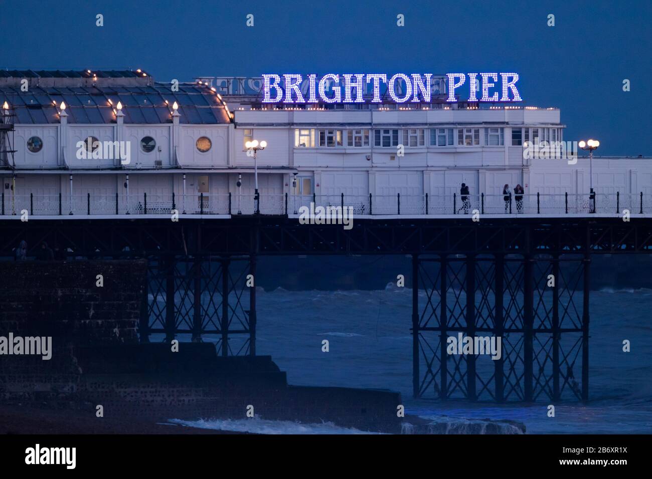 Palace Pier sul lungomare di Brighton. Sussex, Regno Unito. Foto Stock