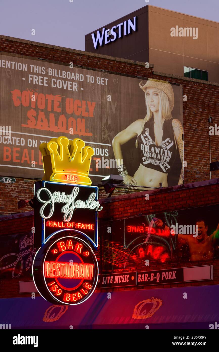 USA,Deep South, Tennessee, Memphis, Beale Street *** Local Caption *** USA, Deep South, Tennessee, Memphis, Beale Street, vita notturna, neon, segno, bl Foto Stock