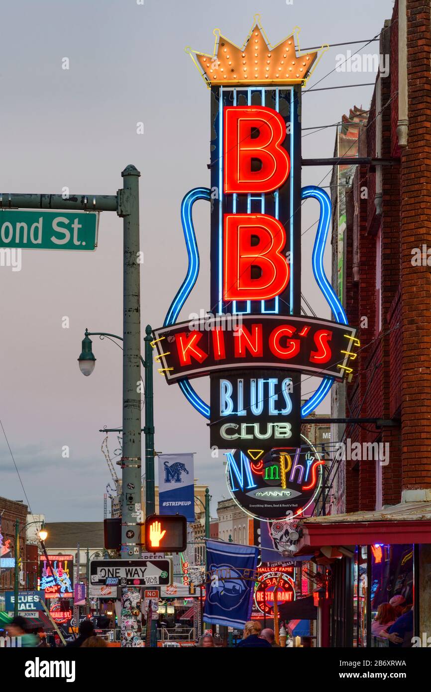 USA,Deep South, Tennessee, Memphis, Beale Street *** Local Caption *** USA, Deep South, Tennessee, Memphis, Beale Street, B.B.King, vita notturna, neon Foto Stock