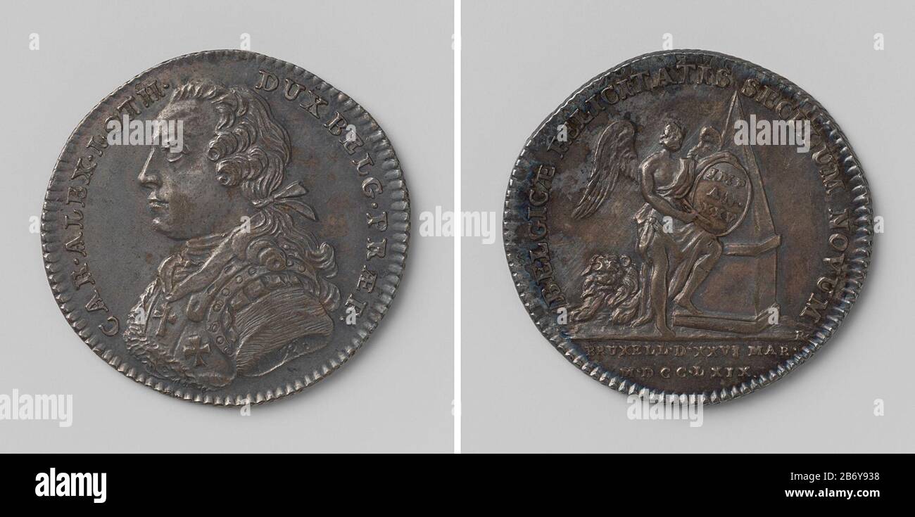 Karel Alexander, hertog van Lotharingen-Bar, sedert vijfentwintig jaar landvoogd der zuidelijke Nederlanden, rekenpenning geslagen op last van de stad Brussel Zilveren Penning. Voorzijde: Borststuk uomo binnen omschrift. Keerzijde: Met voet staande op pyramide beschrijft gevleugelde Genius schild; achter Hem: Liggende leeuw binnen omschrift; afsnede: Oppschrift fabbricante : Jacques Roëttiers (II)Plats fabbricazione: Antwerpen dating: Mar-1769 Materiale: Zilver Techniek: Slaan dimensioni: D 3,5 cm. × g 12,26 gr Data: 1744-03-26 - 1769-03-26 Foto Stock