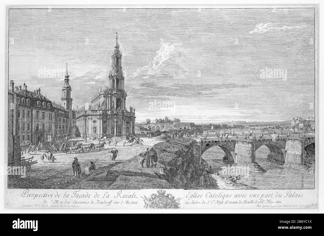 Gezicht op de Katholische Hofkirche aan de Elbe te Dresden. Titel en wapenschild in ondermarge. Produttore : stampatore: Bernardo Bellotto (vermeld op object)naar eigen ontwerp van: Bernardo Bellotto (vermeld op object)Plats fabbricante: Italië datazione: 1748 kenmerken Fisico: ETS Materiale: Papier Techniek: Etsen dimensioni: Blad: H 545 mm (Binnathred afgesneden.) × b 840 mm (Binnen plaafgesafnen E Subject: stadsgezichten en landschappen incontrato bougels van mensenchurch (esterno) fiume Foto Stock