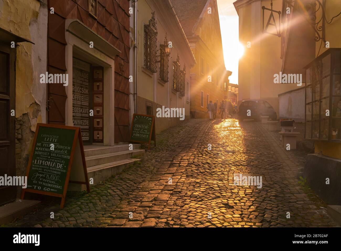 La soleggiata città di Szentendre nel tardo pomeriggio d'estate Foto Stock