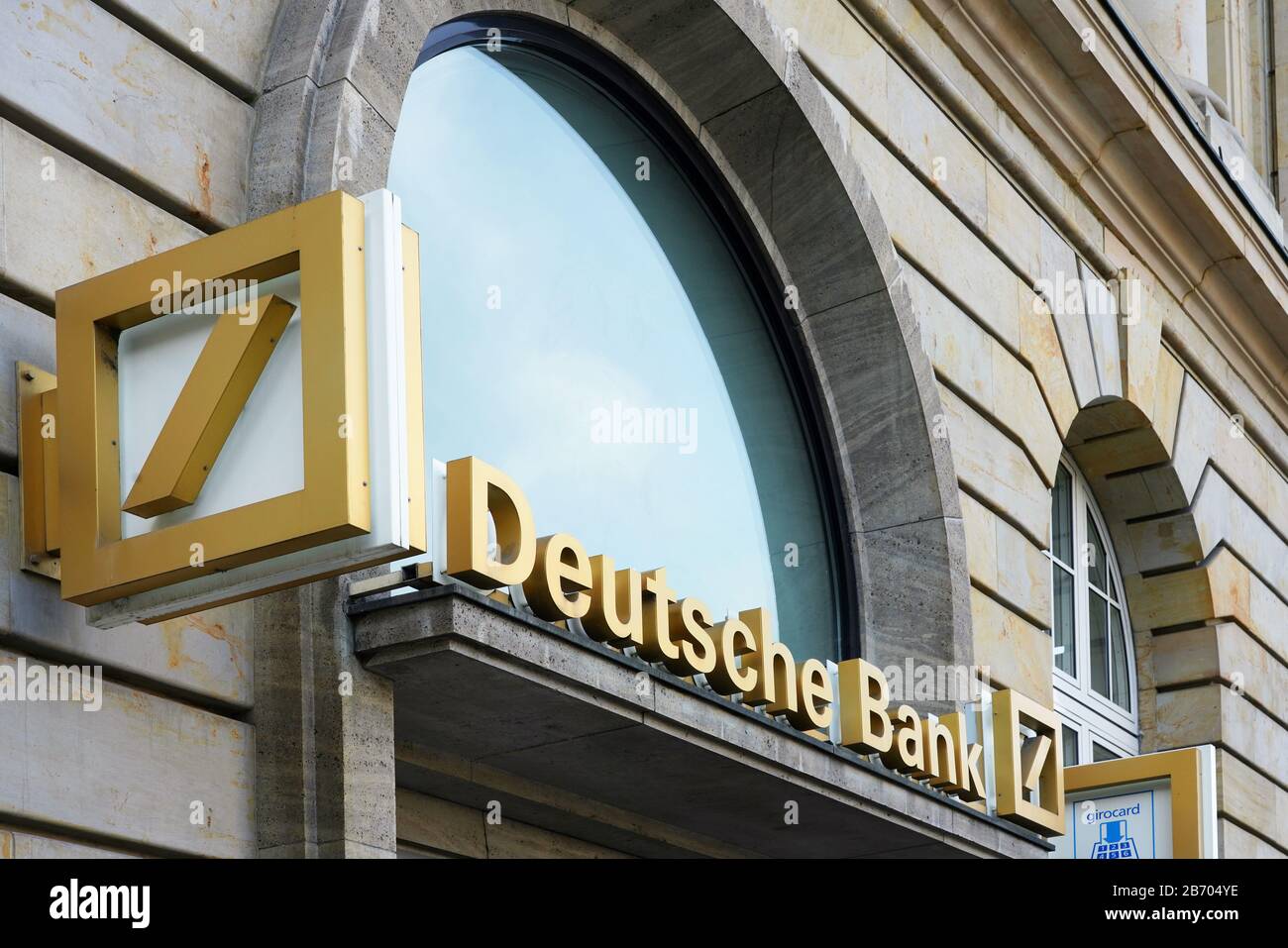 Francoforte, Germania, 03/01/2020: Segnaletica sopra l'ingresso degli uffici della Deutsche Bank a Francoforte Foto Stock