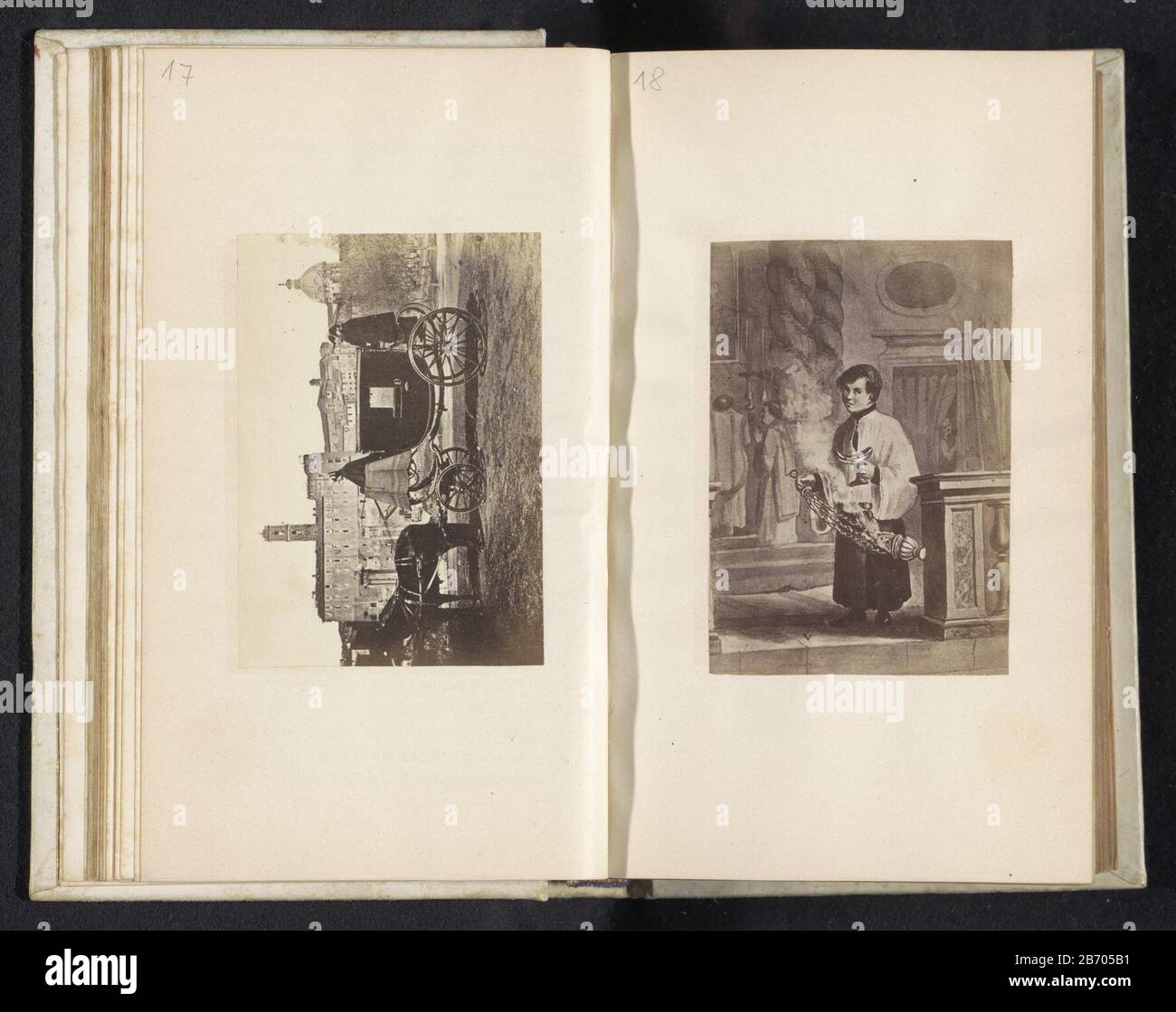 Koets te Rome Coach Rome Property Type: Photo page Item number: RP-F 2001-7-640-17 Manufacturer : Photographer: Anonymous Date: 1850 - or for 1860 Material: Paper Technique: Albumen print dimensions: Photo: H 64 mm × b 90 mmToelichtingFoto dopo pagina 22. Oggetto: Veicolo a quattro ruote trainato da animali, ad esempio: Cabina, trasporto, pullman Foto Stock