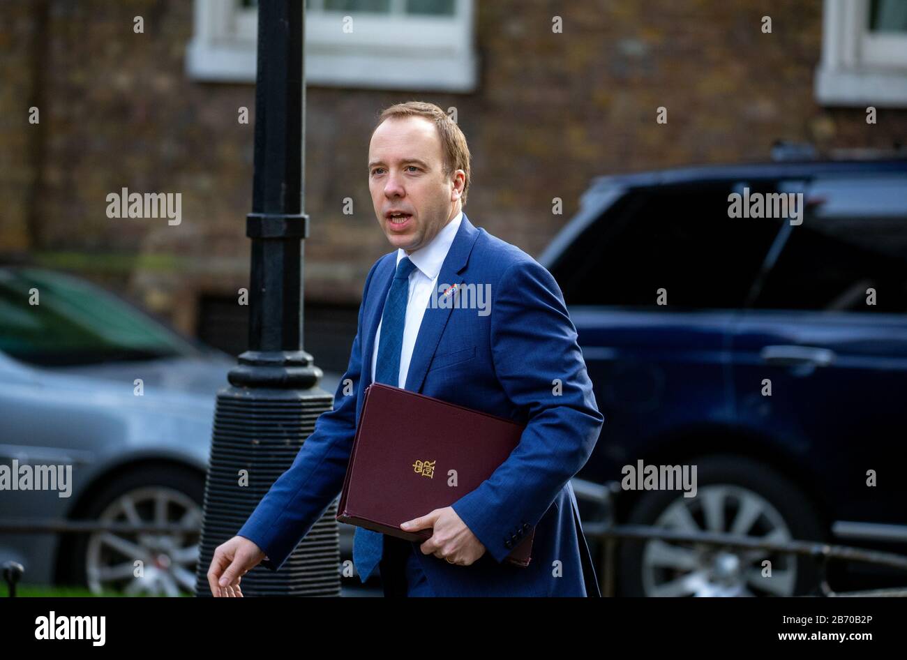 Matthew Hancock, Segretario di Stato per la Salute e la cura sociale, arriva a Downing Street per una riunione del Gabinetto dove sarà discusso Coronavirus. Foto Stock
