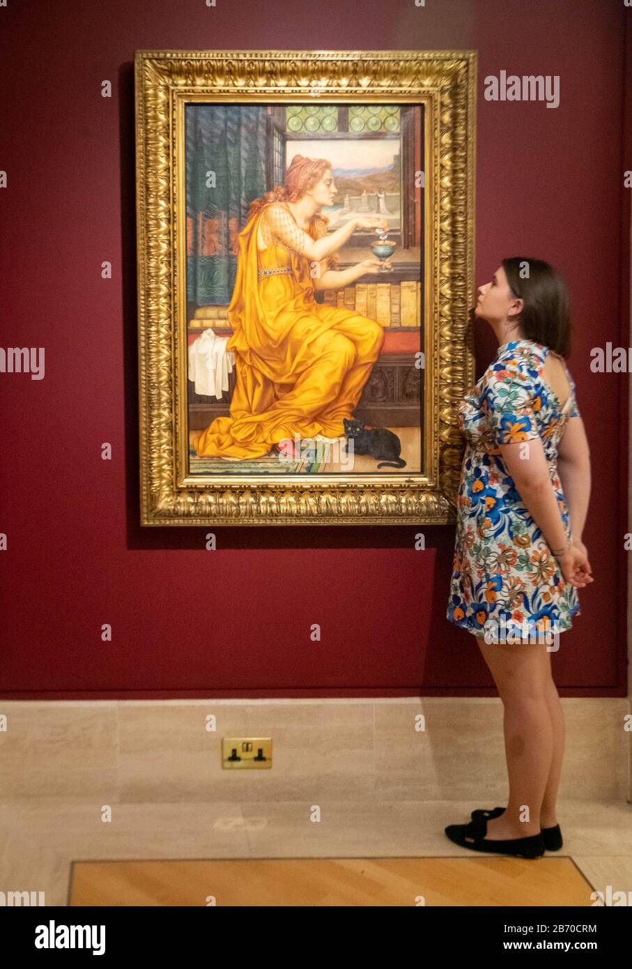 Londra, Regno Unito. 12th Mar, 2020. La Fotocellula Enchanted Interior Presso La Guildhall Art Gallery, Evelyn De Morgan, The Love Potion 1903 Credito: Ian Davidson/Alamy Live News Foto Stock