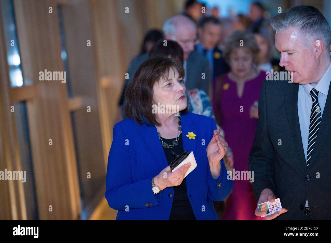 Edimburgo, Regno Unito. 12th Mar, 2020. Nella foto: Jeane Freeman MSP - Ministro del Gabinetto per la Salute e lo Sport. Immagini che mostrano scene dopo che la camera si è svuotata subito dopo il tempo di decisione dopo una dichiarazione urgente: Nuovo coronavirus COVID-19 aggiornamento, che è stato consegnato dal Ministro della Sanità. Credito: Colin Fisher/Alamy Live News Foto Stock