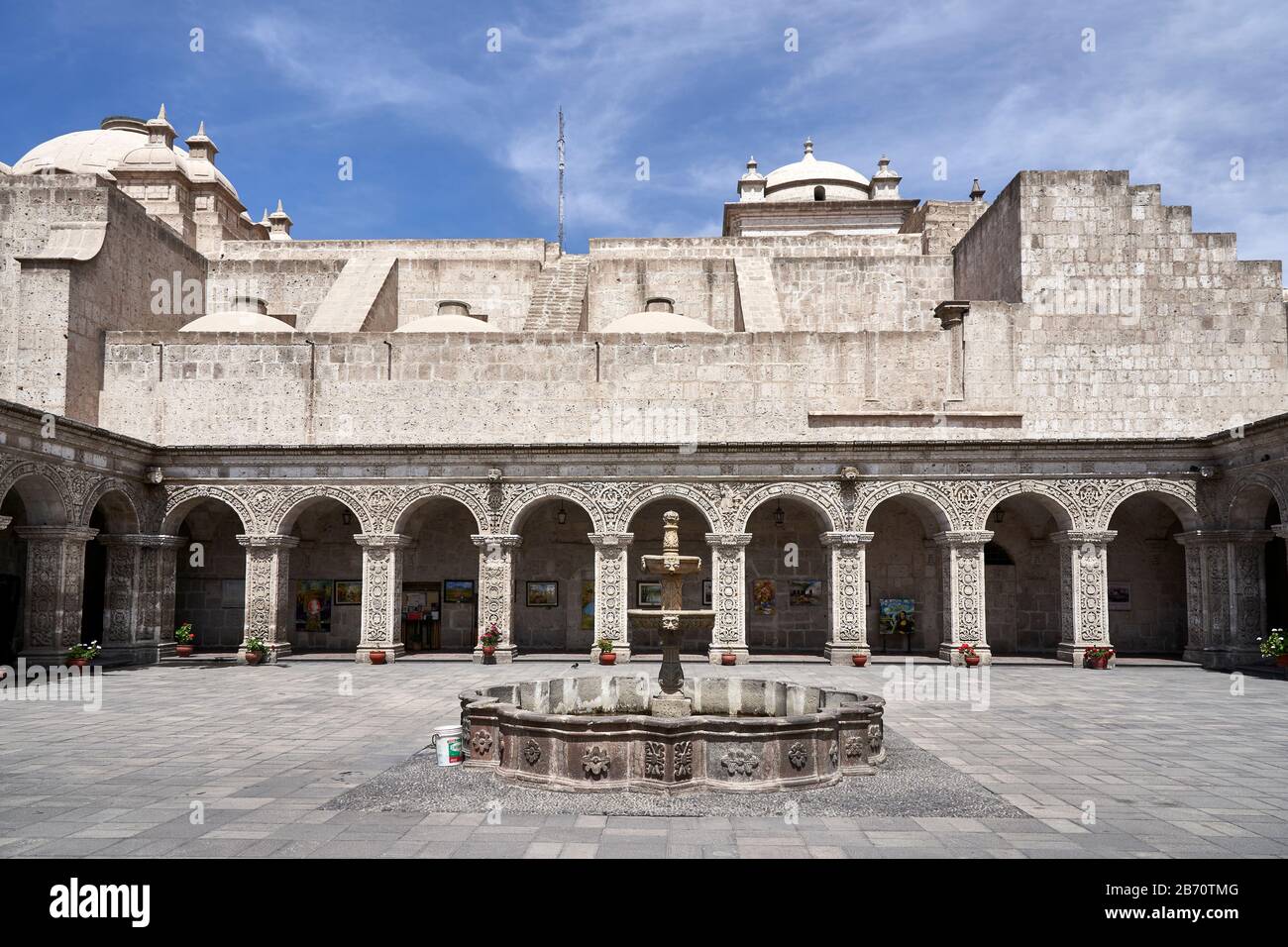 Cortile Iglesia de la Compania de Jesus ad Arequipa, Perù. Foto Stock