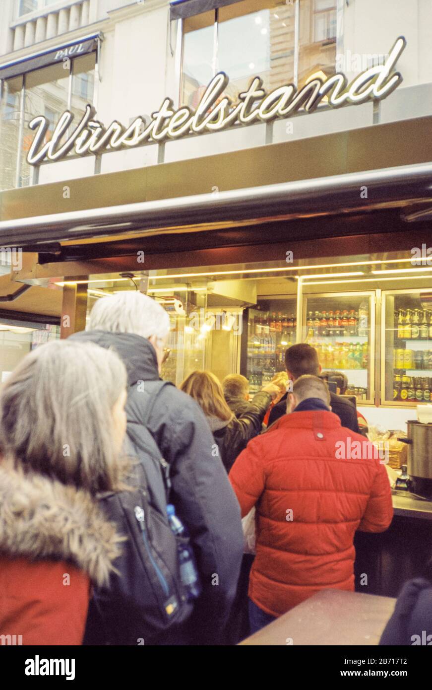 Cartello Con La Scritta Würstlstand, Kupferschmiedgasse, Vienna Wien, Austria. Foto Stock