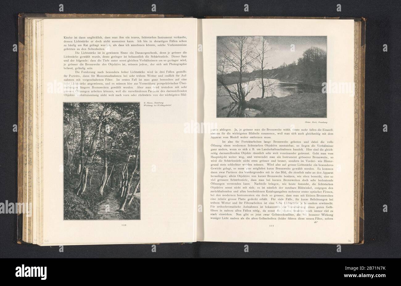 Landschap met Waterweg Landscape with Waterway tipo di oggetto: Fotomeccanica stampa pagina numero articolo: RP-F 2001-7-968-6-66 Produttore : fotografo Heinrich Beck (1874-1960) (edificio in elenco) clichémaker: Riffarth & Co Meisenbach (possibile) Luogo fabbricazione: Berlino Datati: 1900 e / o 1900 - in o in fronte 1903 Materiale: Carta Tecnica: Autotipia: Dimensioni: Dimensioni: H 95 mm × W 130 mmToelichtingPrent a pagina 111. Oggetto: Paesaggi con acqua, capperi d'acqua, condimenti (nella zona temperata) Foto Stock