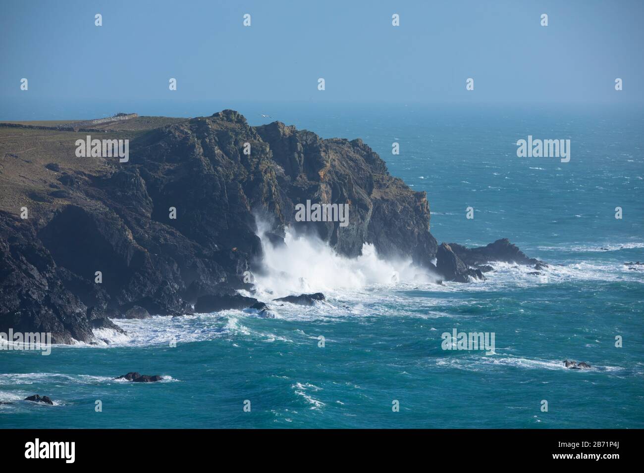 Onde al largo della Costa di Lizard Foto Stock