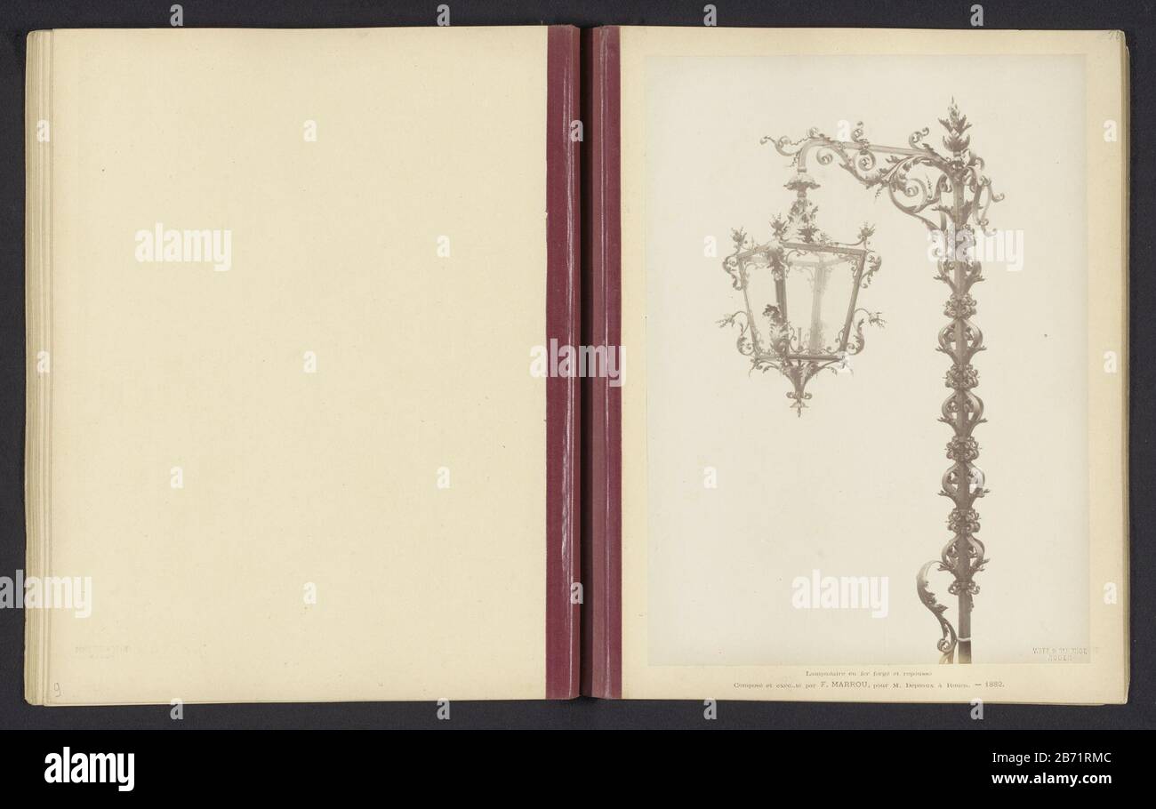 Lantaren decorato con BladmotievenLampadaire e forgé fer et repoussée (title object) Tipo Di Proprietà: Photo page numero articolo: RP-F 2001-7-463-10 Iscrizioni / marchi: Nome, recto, in rilievo 'Witz & cie Phot. Rouen'opschrift, recto, printed, 'EXECUTE Composé et par F. Marrou, pour M. Depeaux à Rouen.' fabbricante : fotografo: Witz et Cie (indicato sull'oggetto) Appuntamenti: CA. 1882 - in o davanti 1884 Materiale:. Carta fotografica tecnica: Albume dimensioni di stampa: Foto: H 275 mm × W 198 mm Oggetto: Ornamento derivato da lanterna di forma vegetale Foto Stock Lantaren decorato con BladmotievenLampadaire e forgé fer et repoussée (title object) Tipo Di Proprietà: Photo page numero articolo: RP-F 2001-7-463-10 Iscrizioni / marchi: Nome, recto, in rilievo 'Witz & cie Phot. Rouen'opschrift, recto, printed, 'EXECUTE Composé et par F. Marrou, pour M. Depeaux à Rouen.' fabbricante : fotografo: Witz et Cie (indicato sull'oggetto) Appuntamenti: CA. 1882 - in o davanti 1884 Materiale:. Carta fotografica tecnica: Albume dimensioni di stampa: Foto: H 275 mm × W 198 mm Oggetto: Ornamento derivato da lanterna di forma vegetale Foto Stock