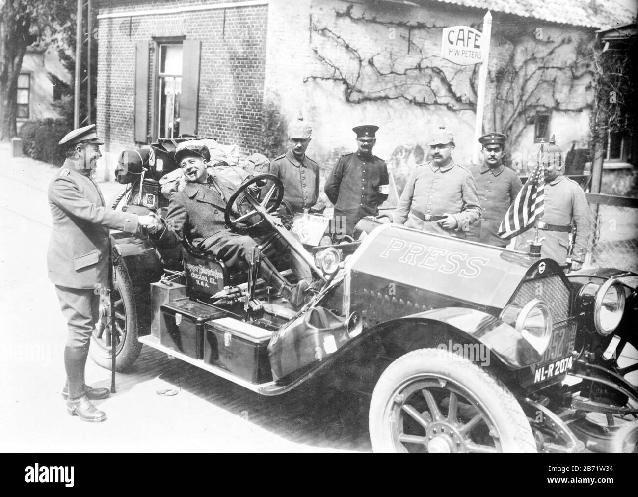 Il Corrispondente della Guerra americana Wilbur H. Durborough, Wilbur H. Durborough, un corrispondente americano che si è recato in Germania nel 1915 per filmare le riprese della prima Guerra Mondiale Foto Stock