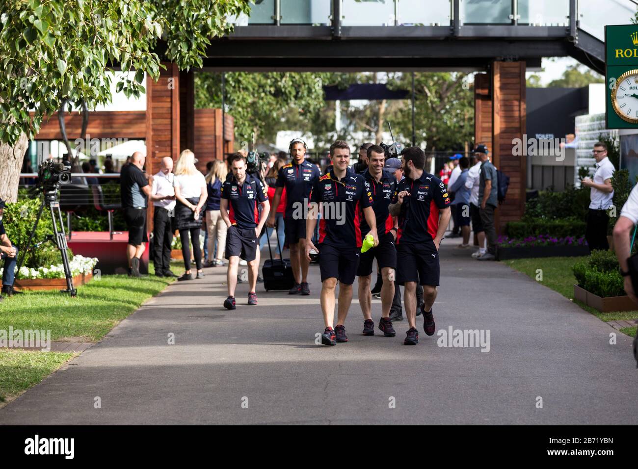 Melbourne, Australia . 13 Marzo 2020. Formula Uno, Gran Premio D'Australia, Practice Day; Il Team Red Bull Arriva Tardi Credit: Action Plus Sports Images/Alamy Live News Foto Stock