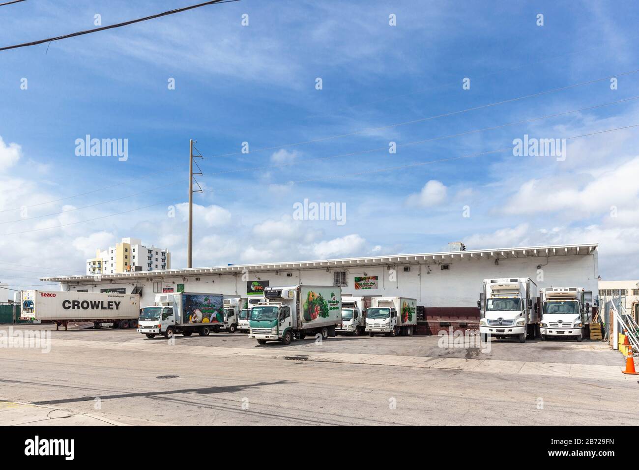 Area del molo di carico e camion, Miami, Florida, Stati Uniti. Foto Stock