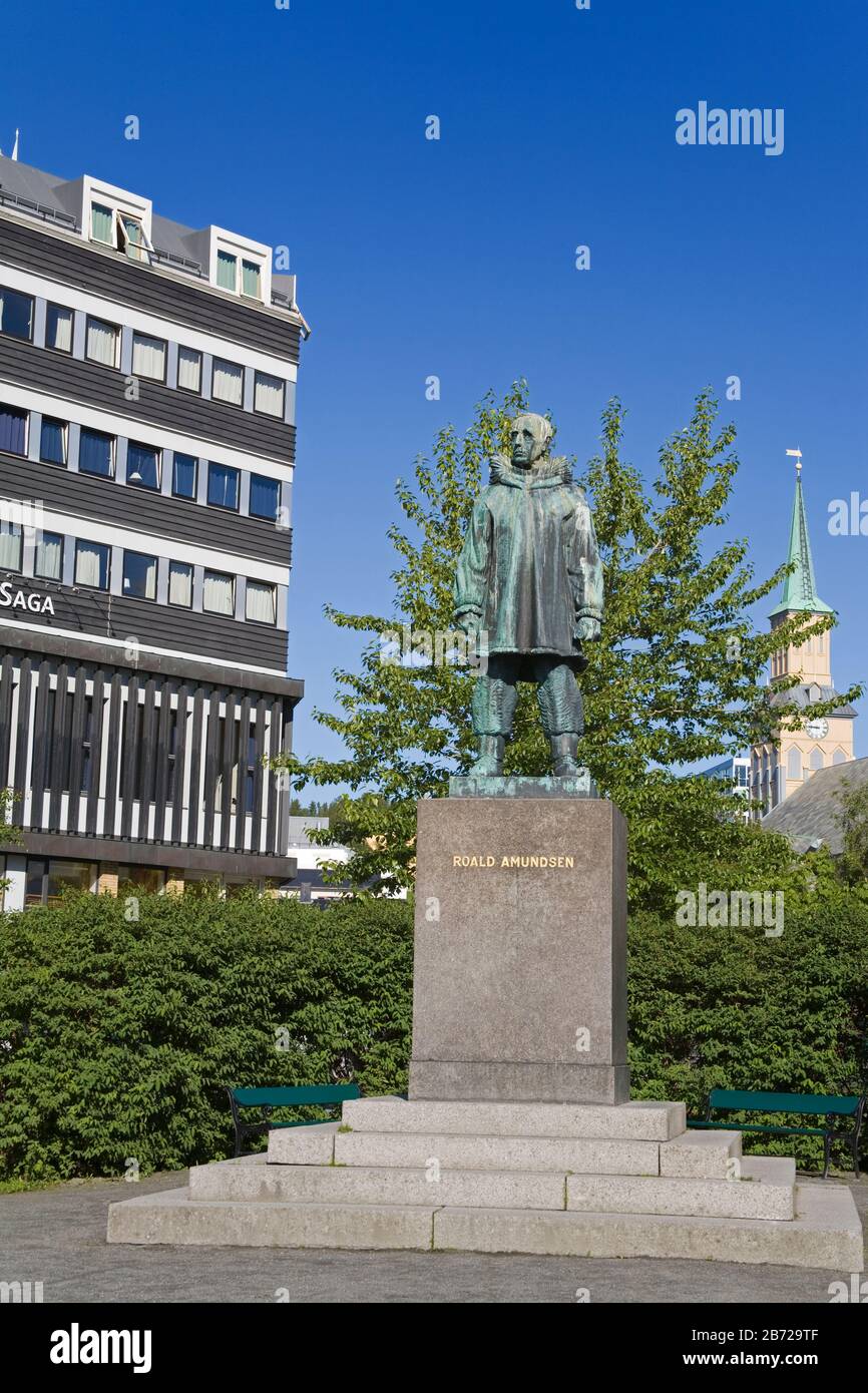Statua Di Roald Amundsen Di Carl E. Paulsen, Città Di Tromso, Contea Di Troms, Norvegia, Scandinavia Foto Stock