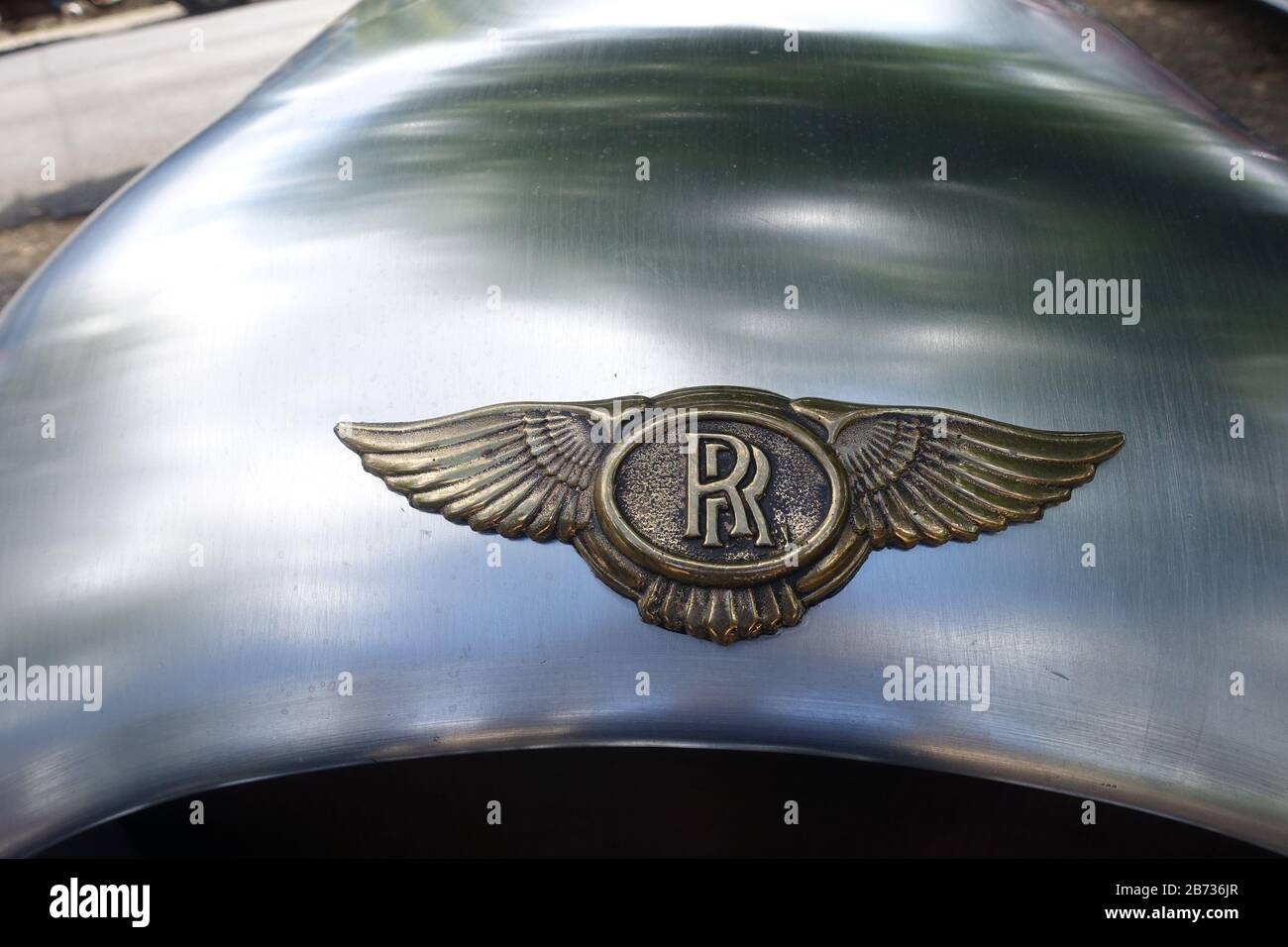 Metallo lucido con logo Rolls royce Brass Foto Stock