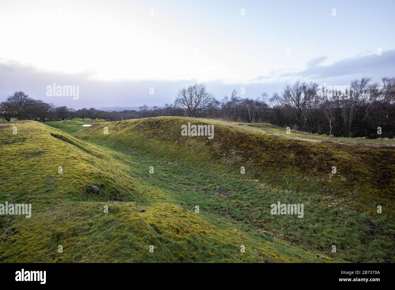 I resti del castello di Rough sul muro di Antonine vicino Bonnybridge in Scozia, Regno Unito Foto Stock