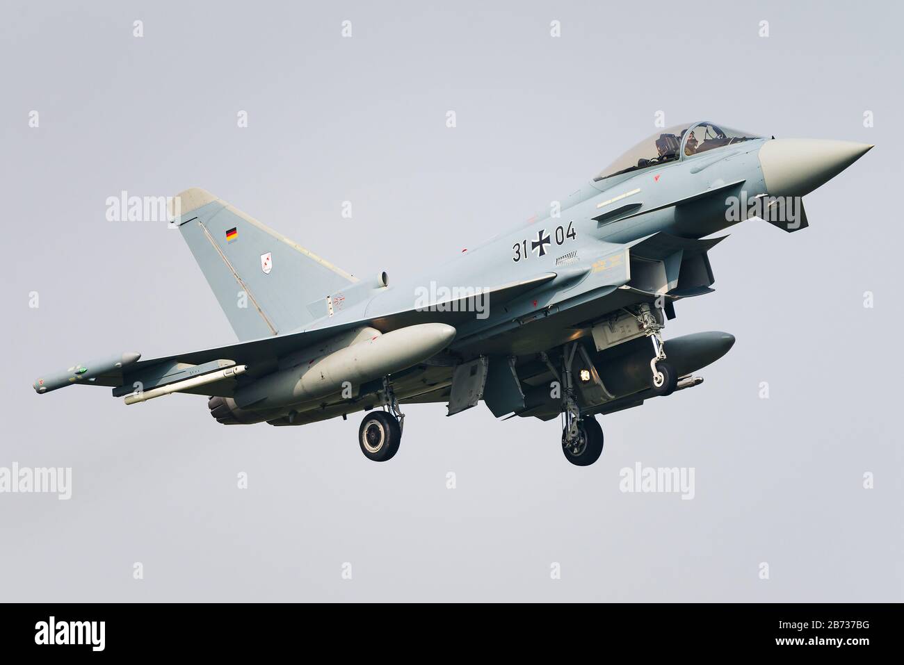 Un Eurofighter Typhoon a doppio motore, ala canard-delta, caccia multirole della forza aerea tedesca. Foto Stock