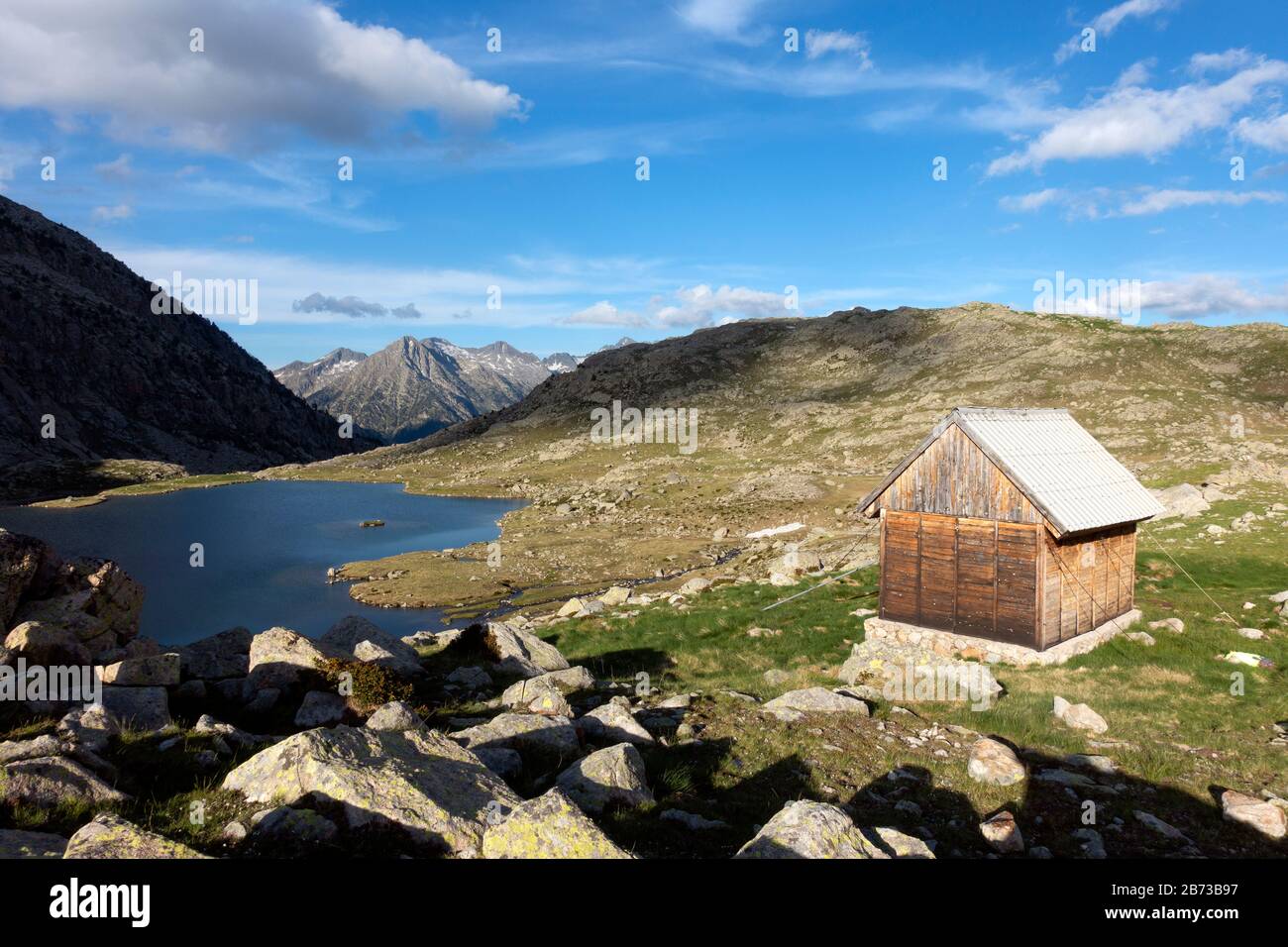 Rifugio di montagna.Lago di Anglos.Pyrenees.Huesca.Aragon.Spagna Foto Stock