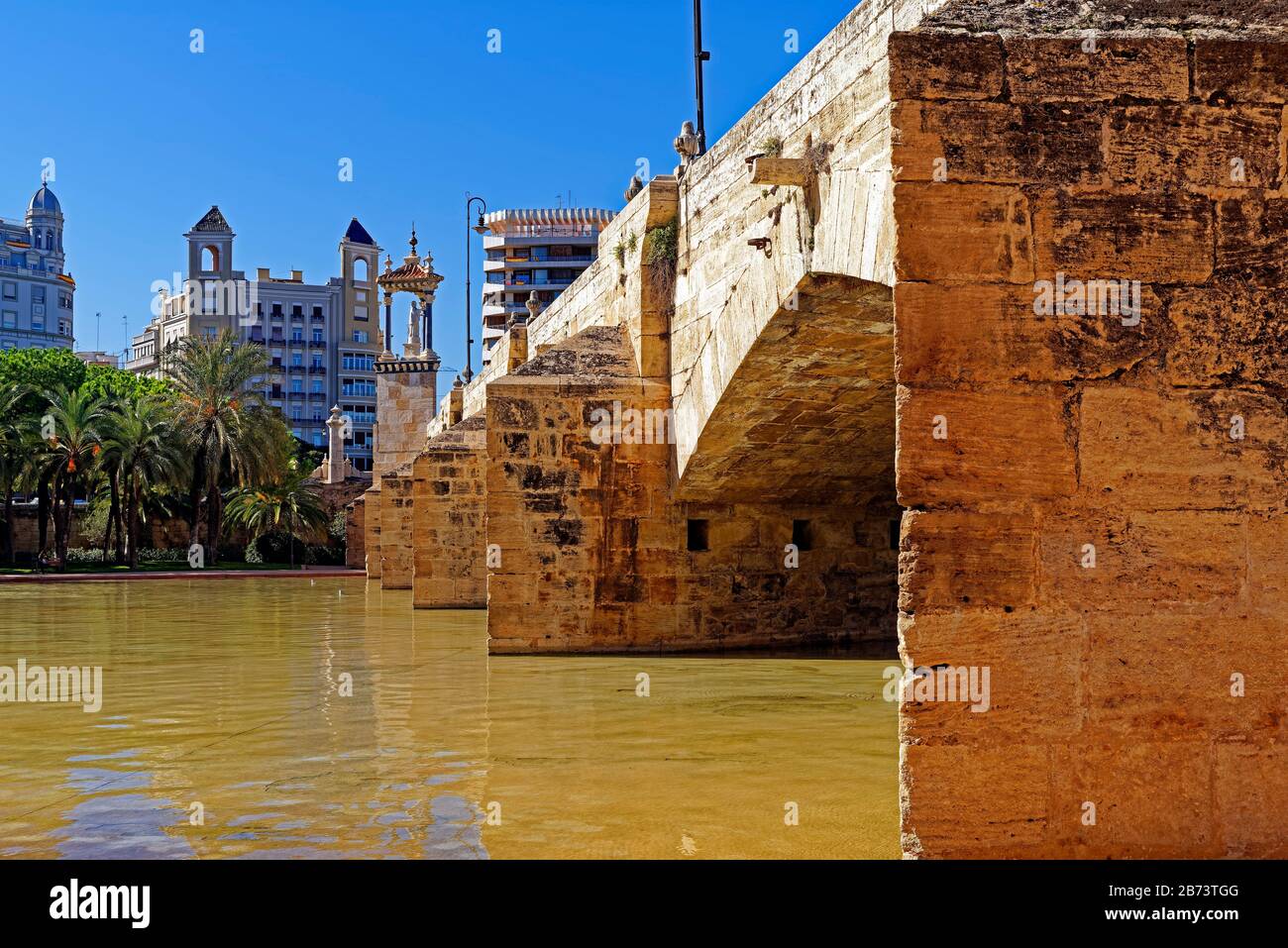 Spagna, Valencia, Valencia, Plaça d'Amèrica, Jardí del Túria tram X, Puente del Mar, Pont del Mar, costruisce nel 1596, tempio, lavabo, architettura Foto Stock