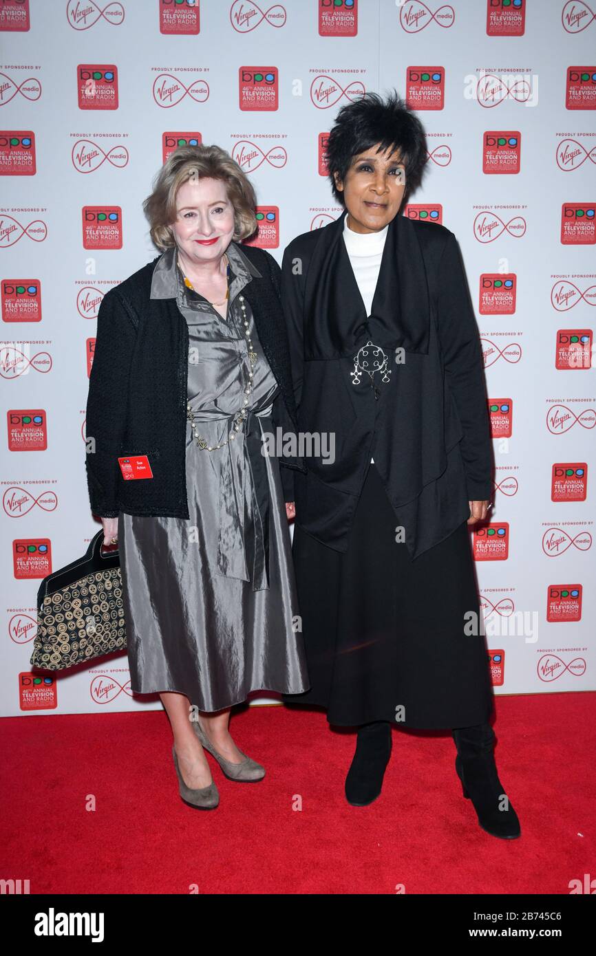 Londra, Regno Unito. 13 Marzo 2020. Moira Stuart Arrivi alla Broadcasting Press Guild TV & radio Awards, alla Banking Hall, il 13 marzo 2020, Londra, Regno Unito Credit: Picture Capital/Alamy Live News Foto Stock