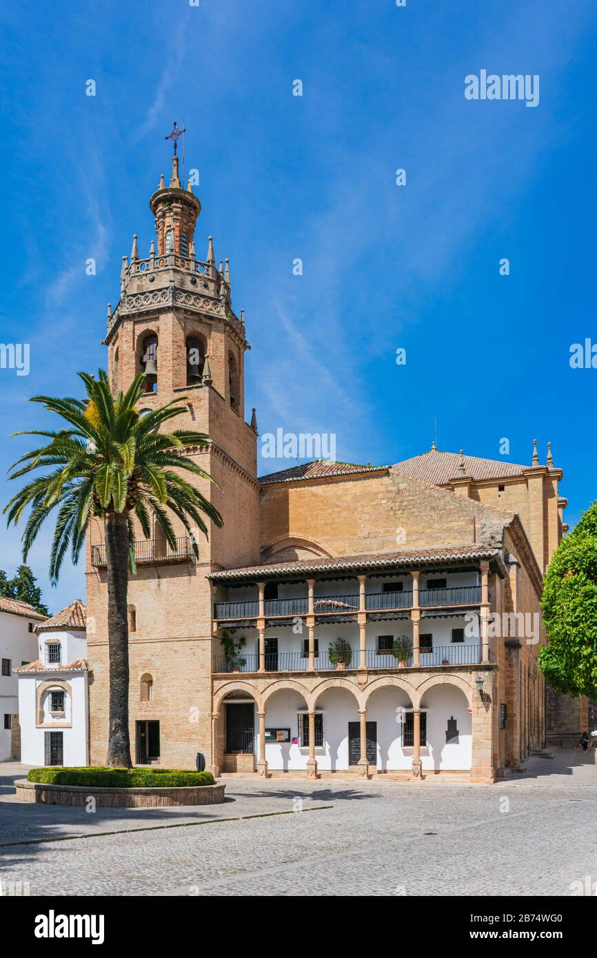 Chiesa cattolica Santa Maria la Mayor, nella piazza del municipio di Ronda o Duchessa di Parcent. 12 / Marzo / 2020 Foto Stock