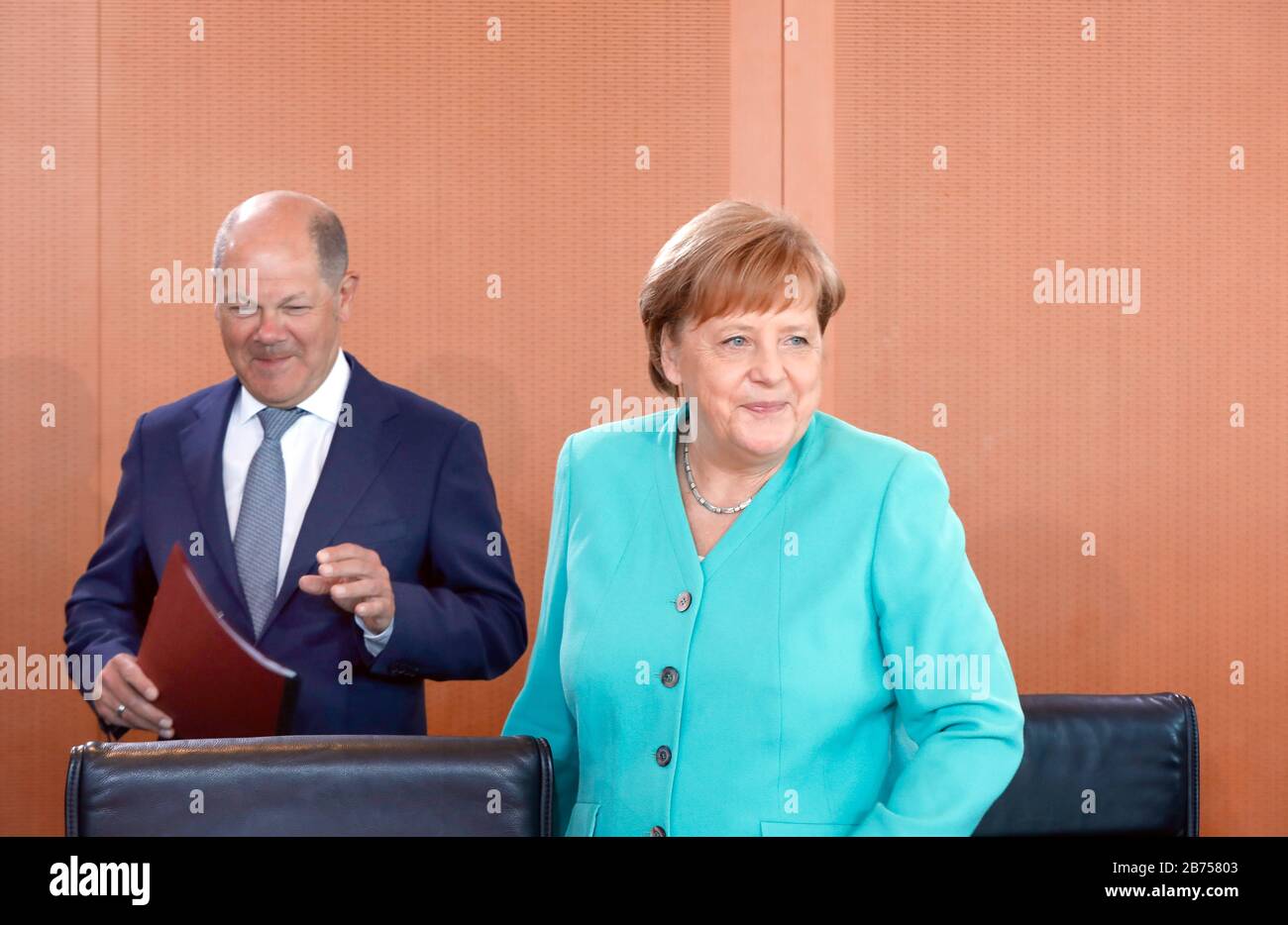 Il Cancelliere federale Angela Merkel e il Ministro federale delle finanze OLAF Scholz prima di una riunione del gabinetto nella Cancelleria, il 30.04.2019. [traduzione automatica] Foto Stock