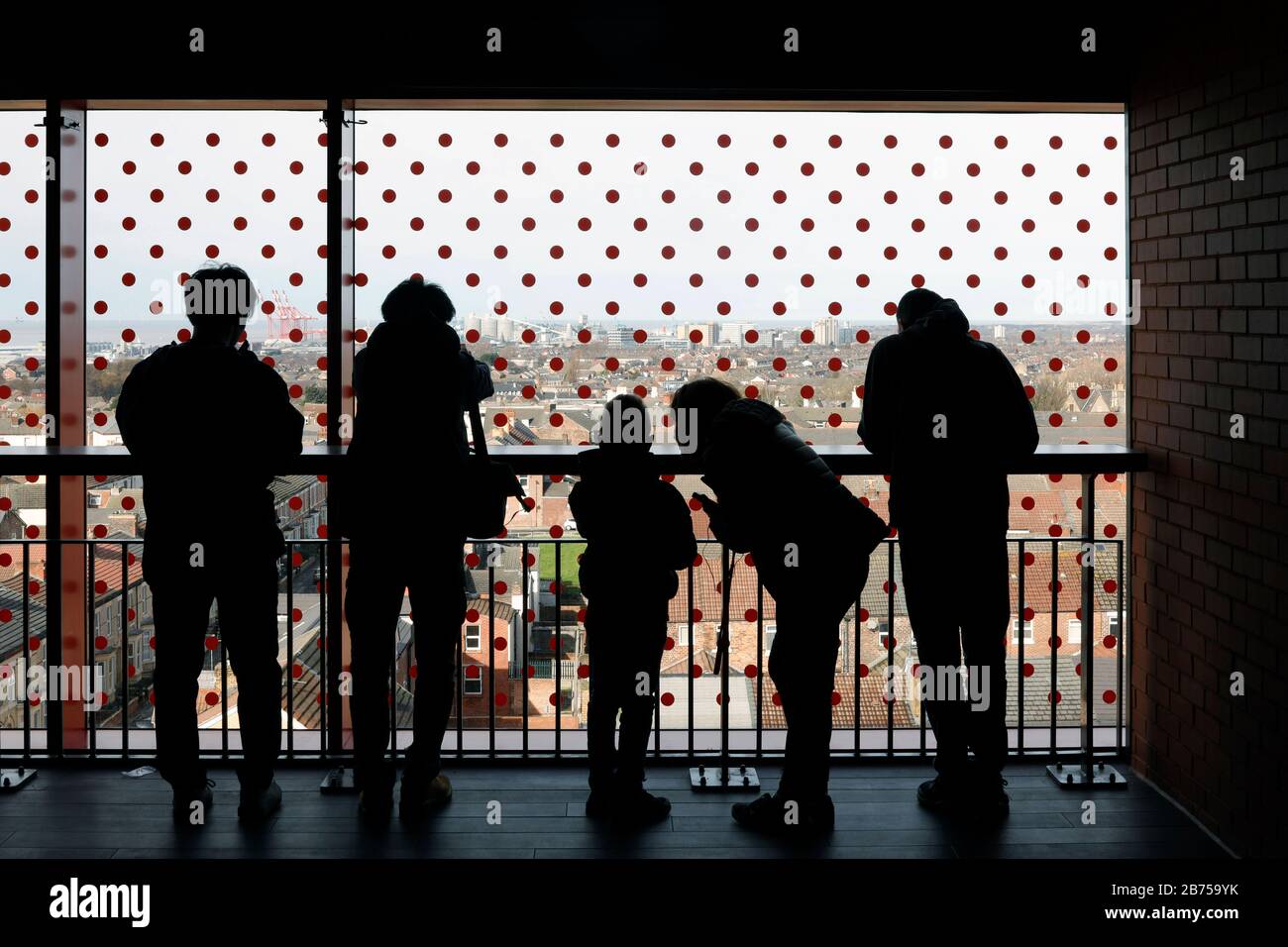 I visitatori dello stadio di calcio Anfieldl del FC Liverpool guardano la città dall'alto, su 02.03.2019. [traduzione automatica] Foto Stock