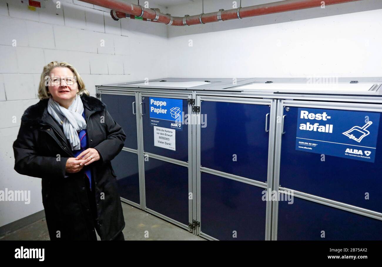 Ritratto di Svenja Schulze, SPD, Ministro federale dell'ambiente, della conservazione della natura e della sicurezza nucleare, qui durante la visita del centro di smaltimento ALBA a Potsdamer Platz a Berlino, il 24.01.2019. [traduzione automatica] Foto Stock