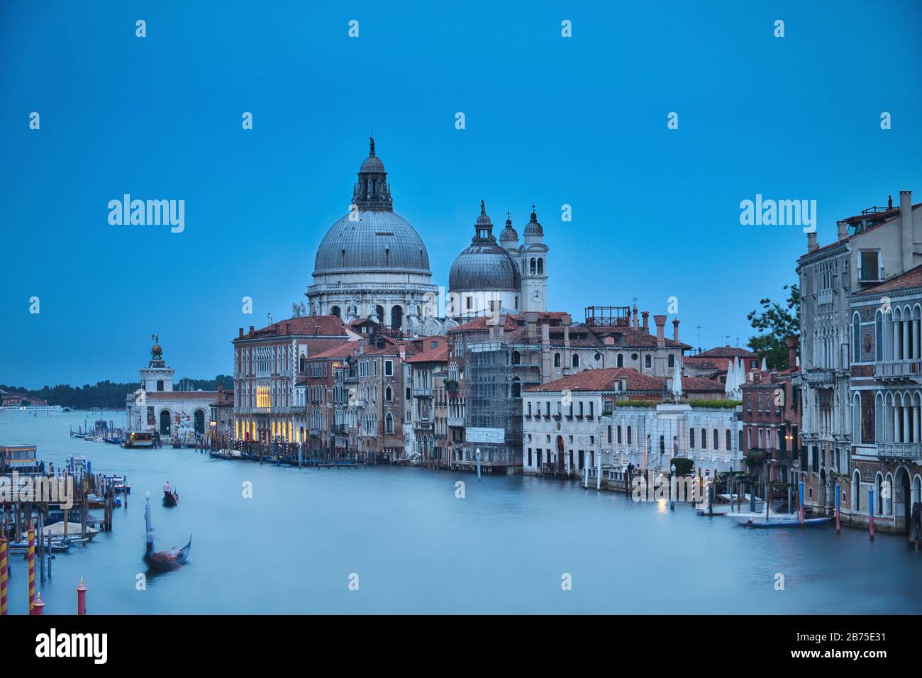Foto del grande canale di venezia all'ora di sfocatura Foto Stock