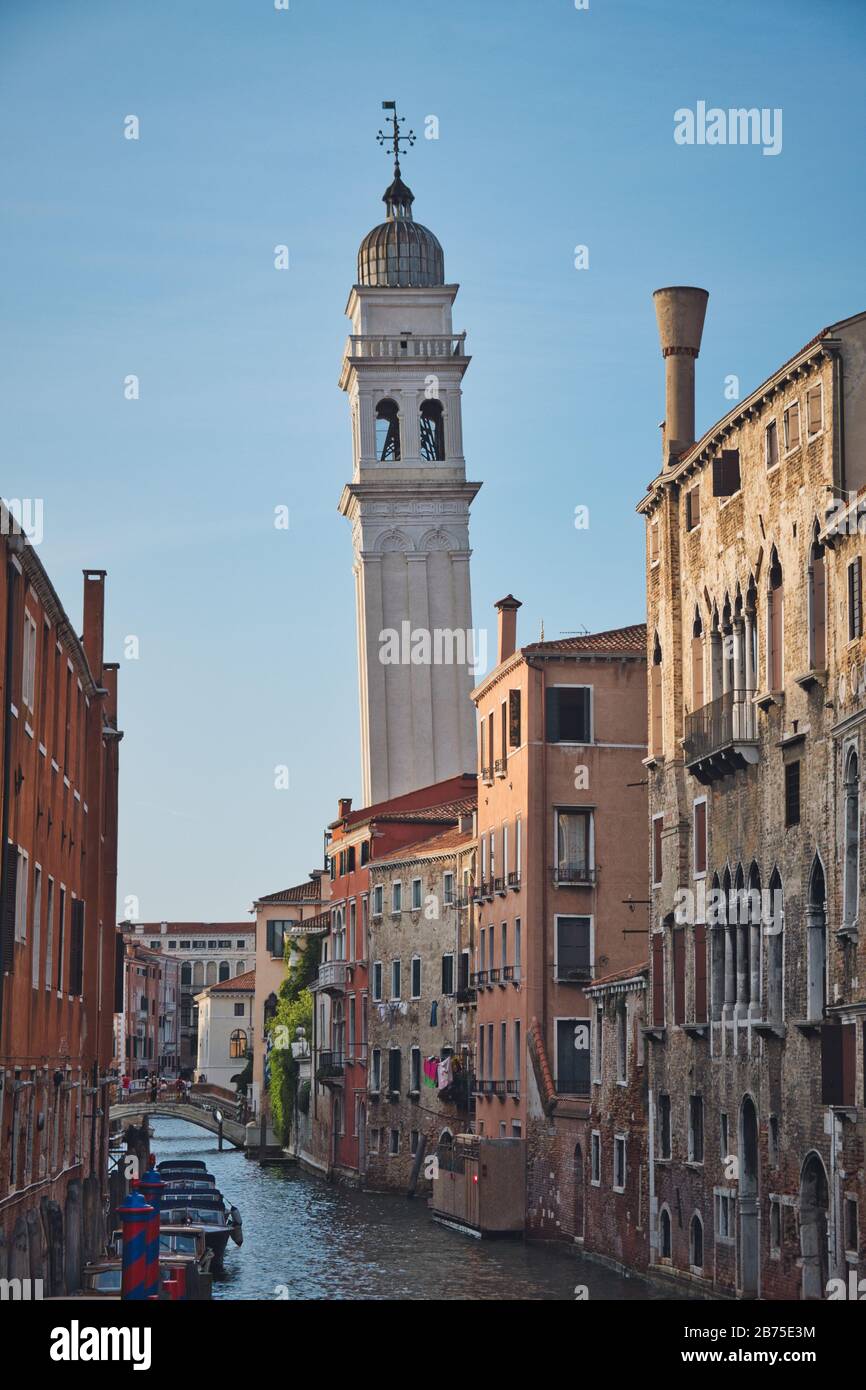 Foto della chiesa di San Giorgio dei Greci al tramonto Foto Stock