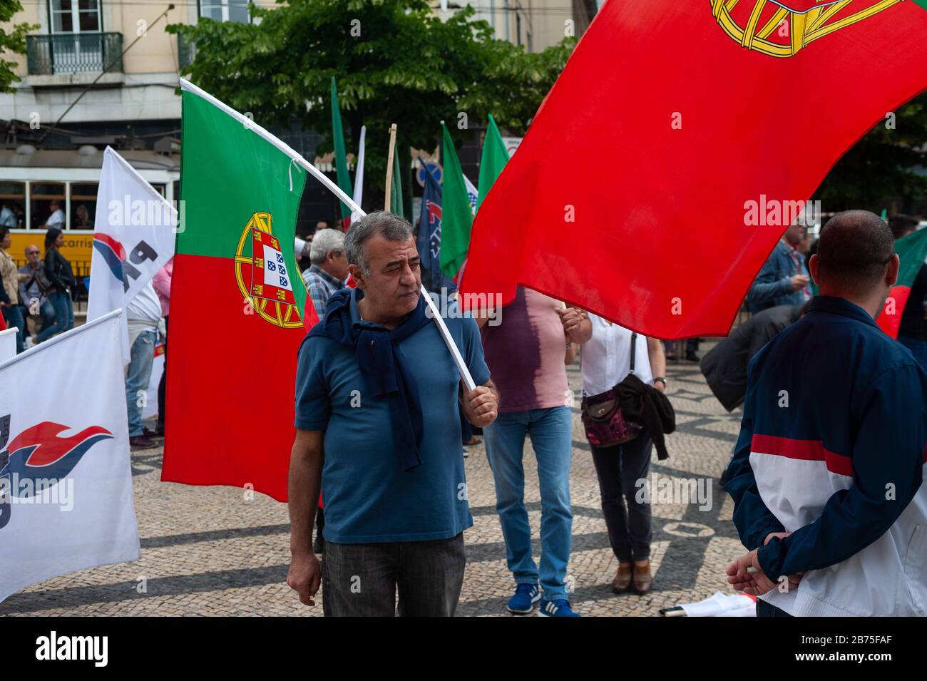 10.06.2018, Lisbona, Portogallo, Europa - la gente protesta al centro di Lisbona contro l'attuale politica di immigrazione dell'UE e del suo paese. In Portogallo, la protesta è rivolta principalmente agli immigrati provenienti dall'Africa centrale e settentrionale e dalle ex colonie portoghesi. [traduzione automatica] Foto Stock