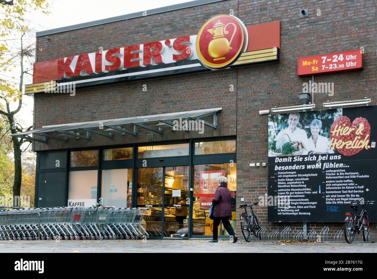 Un supermercato di Kaisers a Berlino, il 01.11.2016. La catena di supermercati non è completamente venduta al Gruppo Edeka. Edeka consegna le succursali di Tengelmann a Berlino al rivale Rewe. Edeka ottiene i rami in Baviera. I negoziati sulle succursali dell'NRW devono continuare. [traduzione automatica] Foto Stock