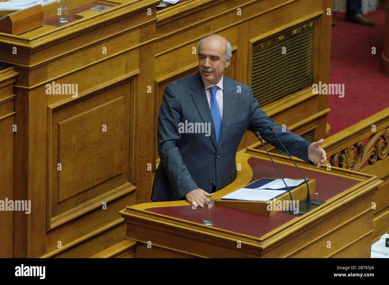 15.07.2015, Atene / Attica / Grecia. Riunitasi al Parlamento greco, si vota sul pacchetto di riforme. Vangelis Meimarakis, leader del partito di Nea Dimokratia. [traduzione automatica] Foto Stock