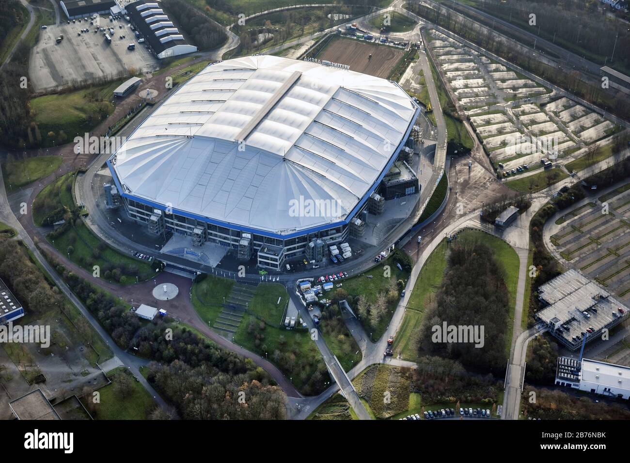 Stadio di calcio veltins Arena a Gelsenkirchen in inverno, 05.12.2012, vista aerea, Germania, Nord Reno-Westfalia, Ruhr Area, Gelsenkirchen Foto Stock