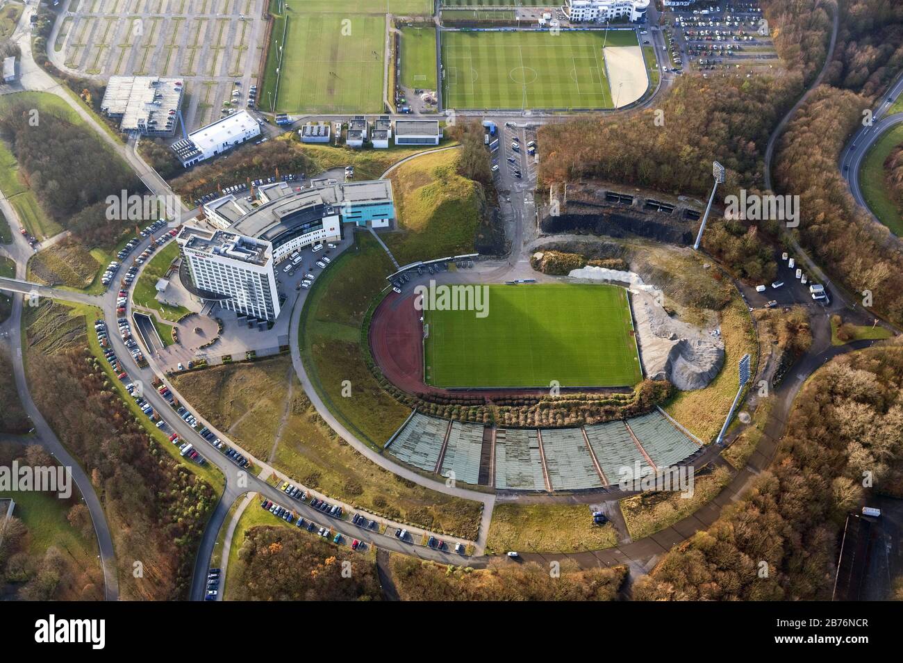 Ex stadio del Parco della squadra di calcio Schalke, che è ora utilizzato per l'allenamento zecche, 05.12.2012, vista aerea, Germania, Nord Reno-Westfalia, Ruhr Area, Gelsenkirchen Foto Stock