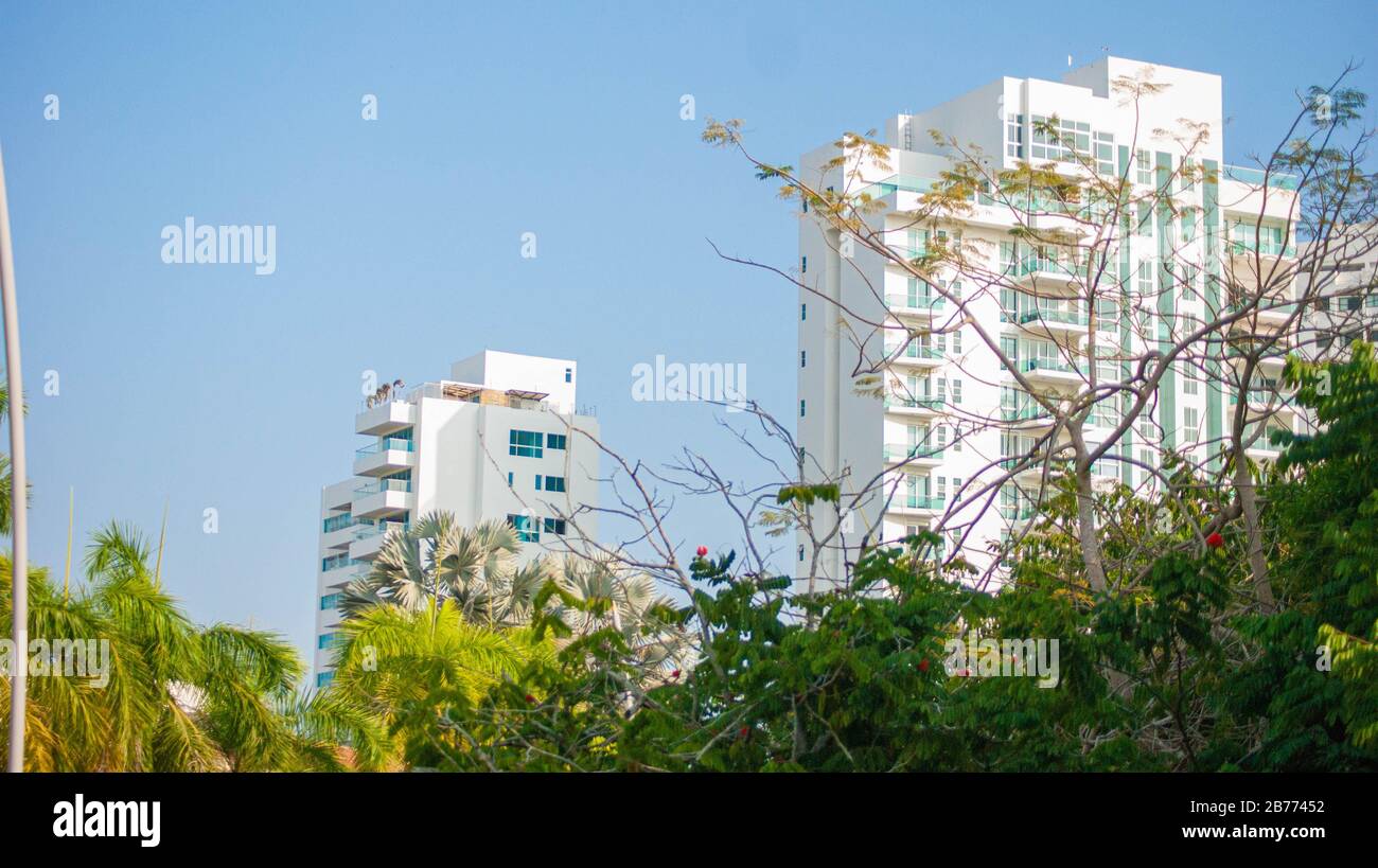 edificios y naturaleza Foto Stock