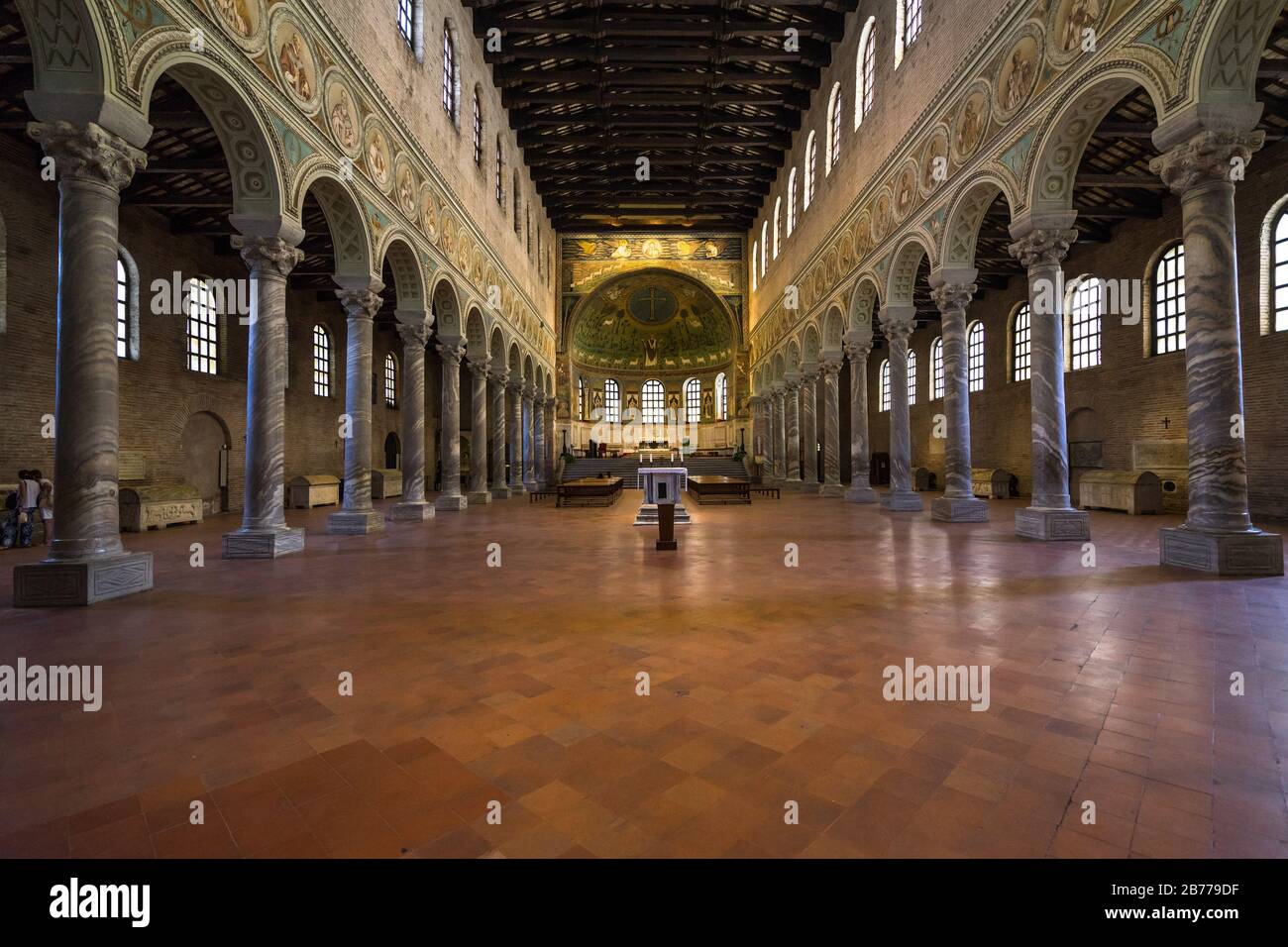 Interno della Basilica di Sant Apollinare in Classe, Ravenna, Italia