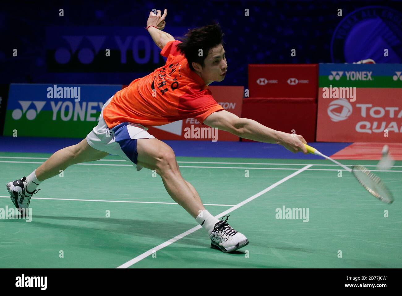 Birmingham. 13 Marzo 2020. China's Shi Yuqi compete durante la partita finale di quarterfinal maschile con Viktor Axelsen in tutta l'Inghilterra Badminton 2020 a Birmingham, in Gran Bretagna, il 13 marzo 2020. Credit: Tim Ireland/Xinhua/Alamy Live News Foto Stock