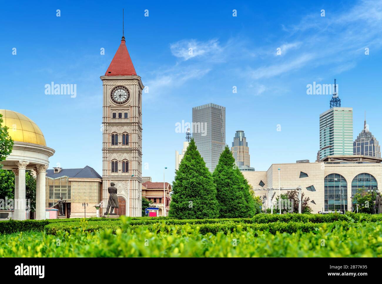 Edifici in stile italiano e campanile, Tianjin, Cina. Foto Stock