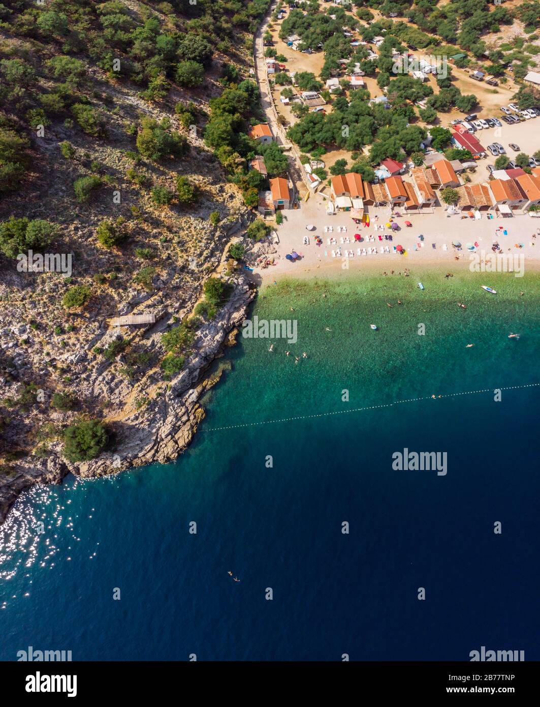 Linea costiera sulla spiaggia di Bali. L'Isola Di Cres, Croazia. Adriatico. Settembre 2019 Foto Stock