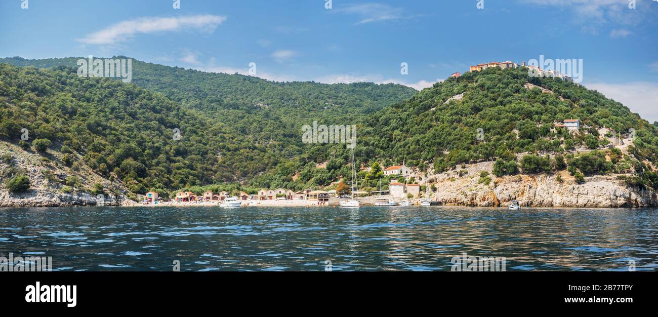 L'isola Cres costa linea paesaggio. Croazia. Adriatico. Settembre 2019 Foto Stock