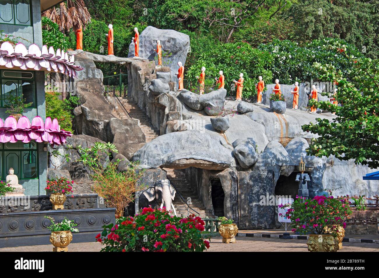 Dambulla tempio nella grotta conosciuto anche come Tempio d'Oro di Dambulla Foto Stock