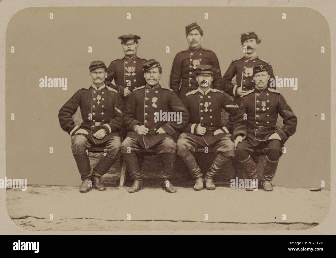 Georgievskie kavalery imieieiushchie znaki otlichiia voennago ordena. Za dielo pod Ir-Dzharom 8-go Maia 1866 g. Bezsr. Uchaev, Butarev, Kochregin, 1-I Turco. Batal. UNT.-of. Arkhipov, 4-go Foto Stock Georgievskie kavalery imieieiushchie znaki otlichiia voennago ordena. Za dielo pod Ir-Dzharom 8-go Maia 1866 g. Bezsr. Uchaev, Butarev, Kochregin, 1-I Turco. Batal. UNT.-of. Arkhipov, 4-go Foto Stock